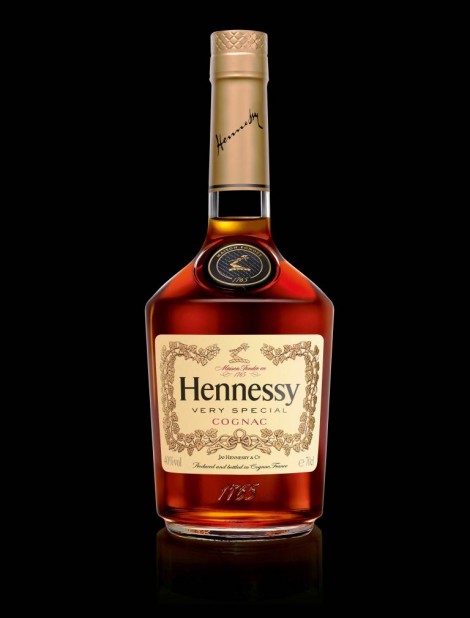 Hennessy Very Special Upgrade - 70cl - Black Background - High Resolution